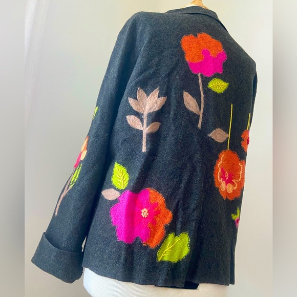 🌿Floral Patchwork Sweater💐 - Picture 1 of 8